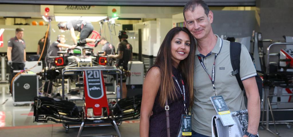Maylander F1 TEAM GARAGE Immerse yourself in the heart of the action as teams prepare for Saturday s