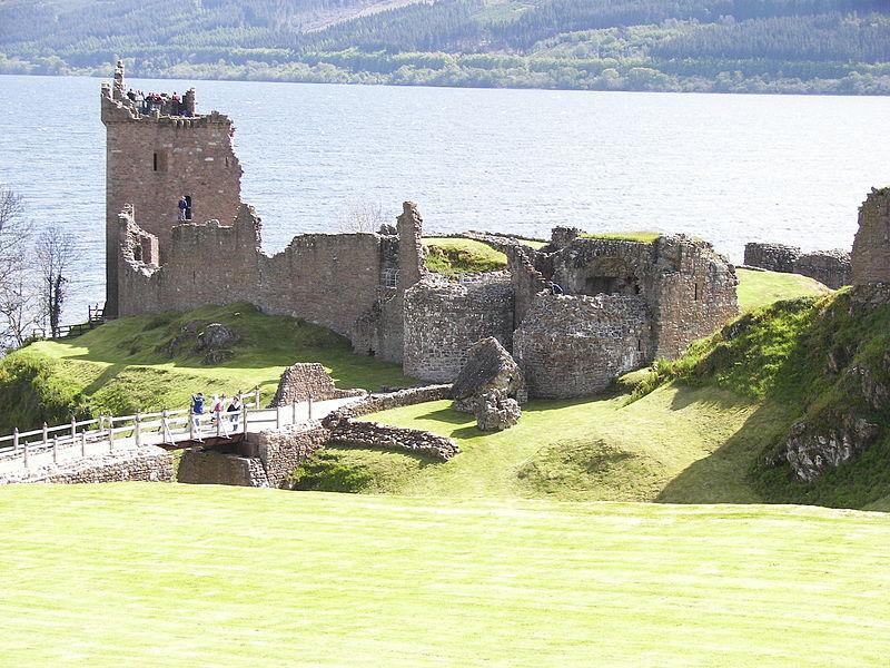 4. Urquhart Castle Urquhart is (locate) on the shore of Loch Ness in the Highlands of