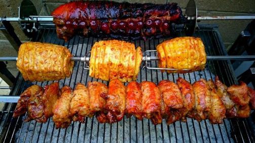 It was master chef Smiddy and his offsider Jesse from the Smoke Shack excelling once again with their highest quality organic pork, chicken, beef, chorizo and Pacific salmon, smoking and