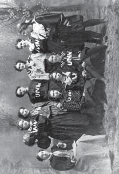 120 HISTORY HISTORY OF UNM WOMEN S BASKETBALL Buried in the December 23, 1898, edition of the Albuquerque Morning Democrat between local tidbits of springcleaning and the ladies library committee