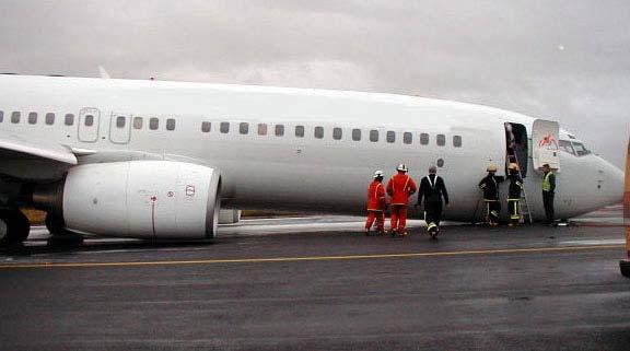 737 Nosegear Collapsed on Landing Picture