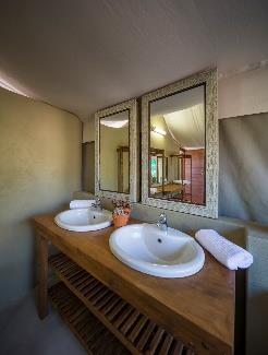 it s own private and modern en-suite bathroom and