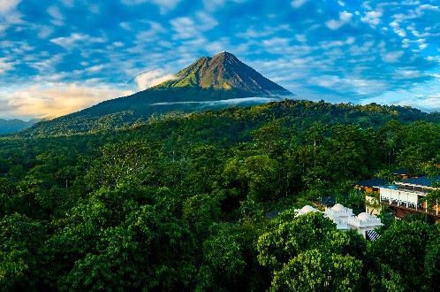 experience, while discovering why Costa Rica has become a country