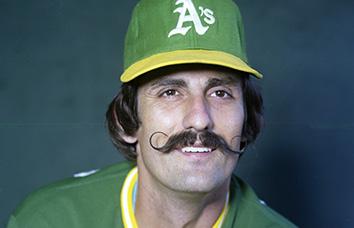 . ROLLIE FINGERS Rollie Fingers was bn on August, 946 in Steubenville, OH and played on the Oakland Athletics from 968-976.