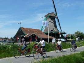 Day 5: Island of Texel - Cycle tour from Oudeschild and back up to 70 km, sailing from Oudeschild to Den Helder You are going on a round trip by bike on the biggest North Sea Island of the