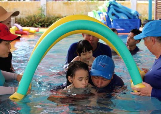 Our teachers had a wonderful time teaching swimming and water safety to disadvantaged children from Kianh Foundation, CHIA (Children s Hope in Action) and Hearing and