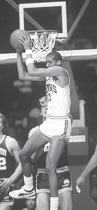 Stanford, Mar. 10, 1989 (8-of-28) Tournament: 60 Brook Lopez, Stanford, 2008 (25-of-60, 3 games) FIELD GOAL PERCENTAGE Game (min 10 made): 1.000 Bryce Taylor, Oregon vs. USC, Mar.