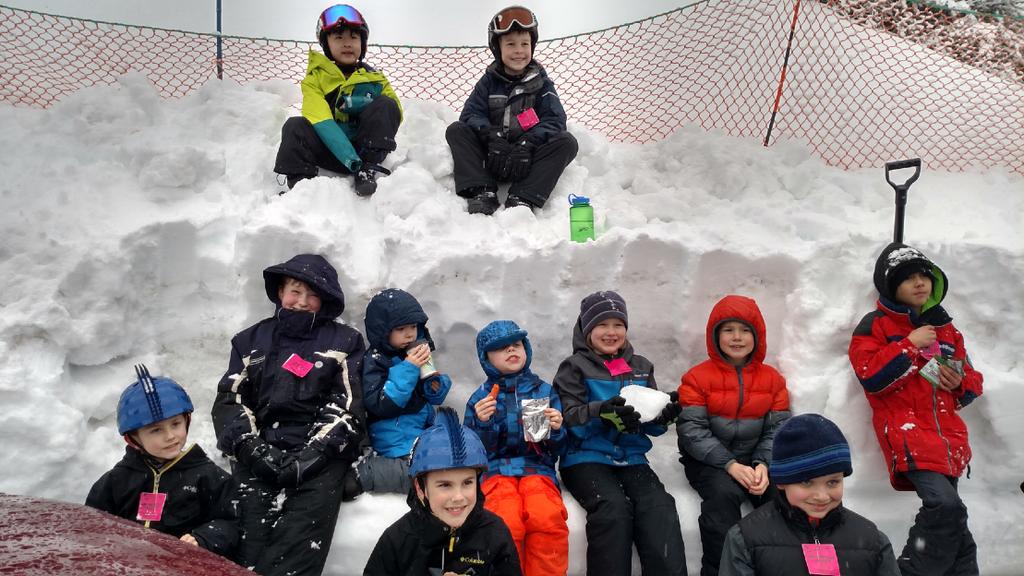 COOPER MOUNTAIN ELEMENTARY PTO NEWSLETTER MARCH 23, 2017 Come have fun with Pack 383! Whether it is tubing at Snow Bunny on Mt. Hood or community service, Cub Scouts Pack 383 knows how to have fun.