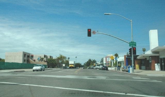 Mid-block pedestrian crossing Roundabout La Jolla Boulevard