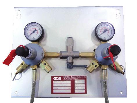TWIN REGULATOR TWIN REGULATOR & LP CHANGEOVER VALVE - CO 2 This wall-mounted panel connects two or more CO 2 cylinders to a single ring main, kegs, or soft drinks systems, depending on the delivery