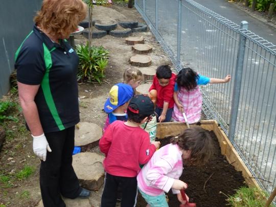 Thanks to Claudelands Events Centre for providing us with a fantastic worm farm. The children enjoy feeding and learning about the worms and how amazing they are.