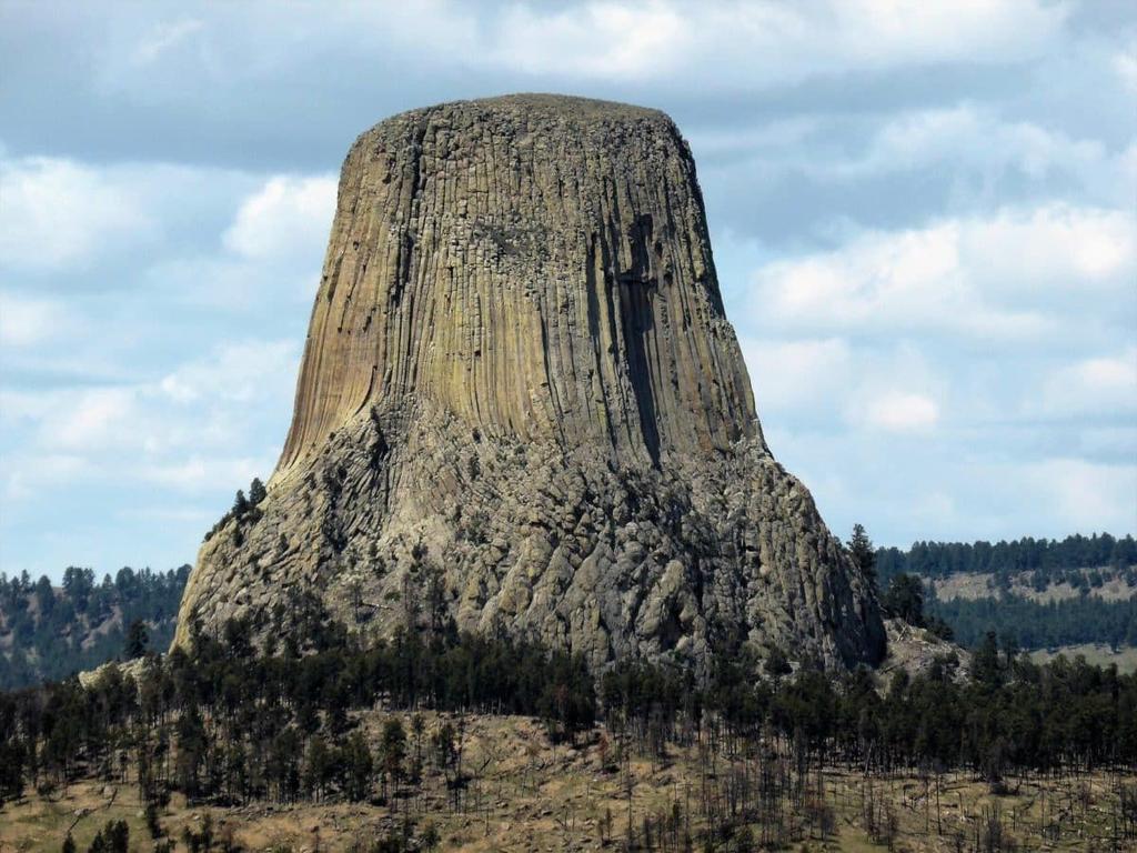 Day 6: The Black Hills, Bear Lodge Mountains, Crazy Horse Memorial and Devil s Tower Premium Lodging: The Lodge at Deadwood: Deadwood, SD Today we travel through the Black Hills into the Bear Lodge