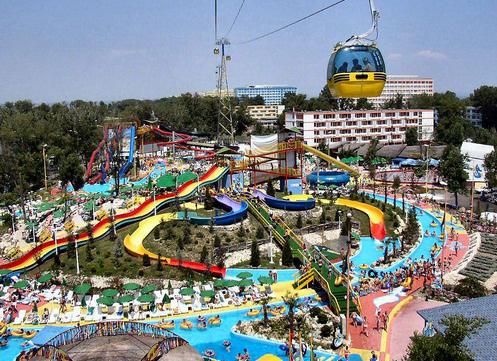 TRIPS: During the program we will attend some exciting trips in the area, such as visiting Romania s biggest aquapark: The