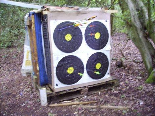 Winter Leagues Andy Harris League Open to recurve archers of all ages. Turn up on Friday evenings and shoot some arrows. The round is 3 dozen arrows on a 40 cm face at 15 yards. How easy is that?