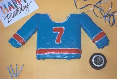 Hockey Jersey Cake Instructions: 1.