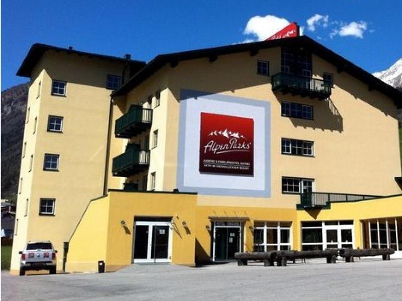 Alpenparks Jugendhotel Hotel Location 500m to the Goldried gondola 200m to resort centre 27km