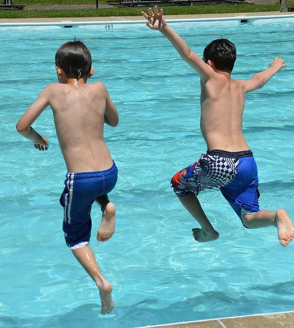 AQUATIC FACILITY SEASON PASS Season passes can be purchased at the Parks and Recreation office starting June 3 or any of the Aquatic locations during public swim dates/hours.