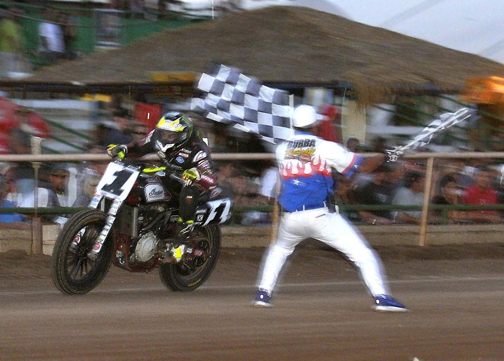 ROUND 5 / MAY 13, 2018 TURF PARADISE / PHOENIX, ARIZONA FLAT TRACK 2018 AMERICAN FLAT TRACK SERIES P66 Fighting track conditions all day, the race schedule was already running behind when a red flag