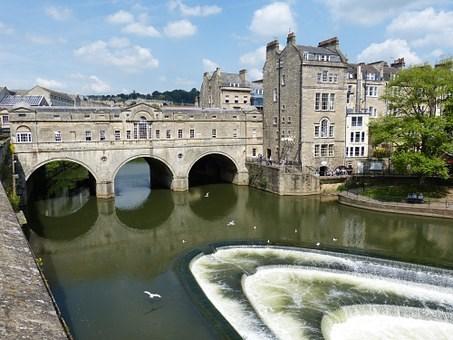 Bath: This World Heritage site and spa town is home to the spectacular Roman Baths and a 7th century Abbey. Includes entrance to the Roman Baths.