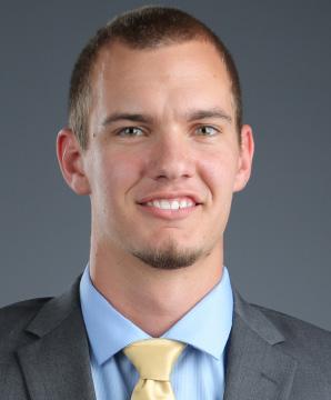 Toledo Men s Basketball Notes - page 24 Rocket Player Notes Luke Knapke 30 6-11 235 Redshirt Freshman Forward/Center Maria Stein, OH KNAPKE IN 2016-17 Has played all 28 games (13 starts) and is