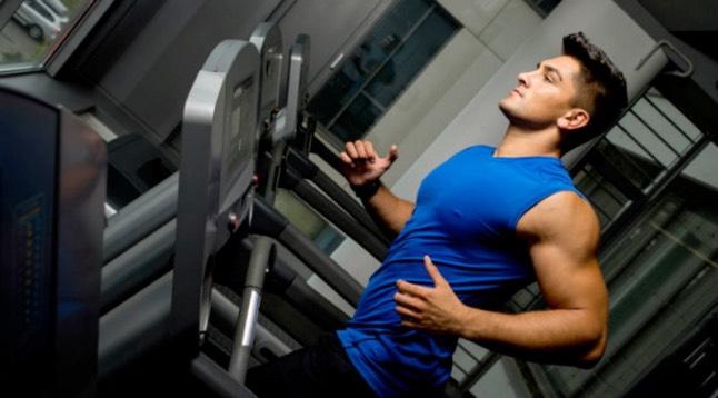 INCLINE TREADMILL SPRINTS How to perform Anabolic Running on an incline treadmill: After warming up on the treadmill for 5 minutes with a slight jog or walk, you are now ready to begin your anabolic
