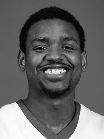 4 MYKE HENRY HT: 6-6 WT: 228 JUNIOR FORWARD CHICAGO, ILL. ORR ONLINE BIO: bit.ly/henrybio Last Game (Nov. 18 vs. Drake): Started and played a careerhigh 30 minutes.